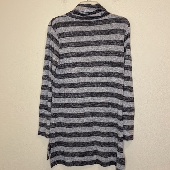 Market and Spruce Black and Gray Tunic Size Medium - Picture 4 of 8